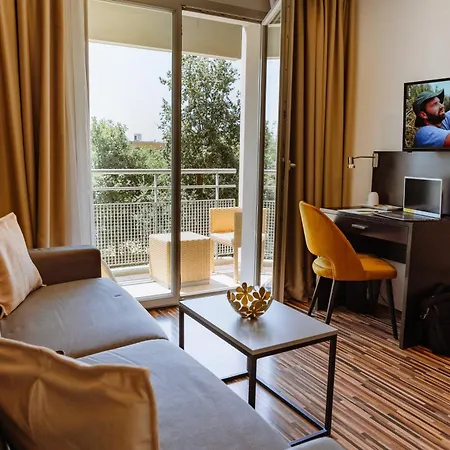Zenitude Hotel-residences Le Parc De L'escale 3*